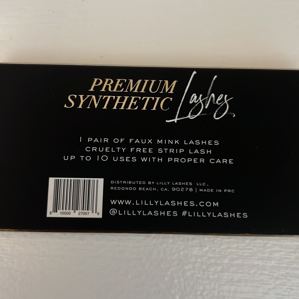 Lashes - Picture 3 of 4